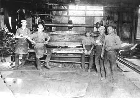 Picture of the old squaring shears at the Empire Mill. Dated 1909.