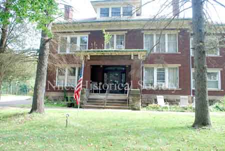 Clingan-Waddell mansion built in 1915