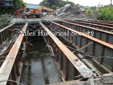 New construction of the bridge that carries Robbins Avenue traffic across Mosquito Creek.