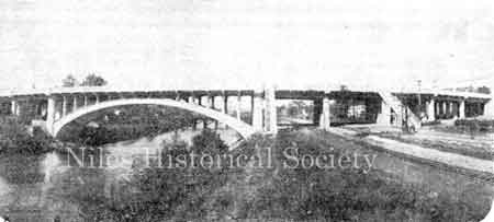 South Main Street Viaduct as it appeared in the dedication October 28, 1933.