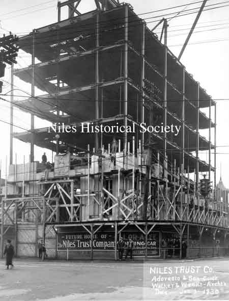Construction of the Niles Trust Company, January 3, 1930.
