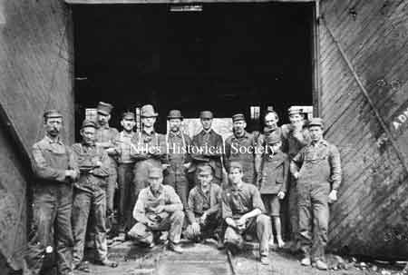 Photo of the crew of the Harris Automatic Press Co.