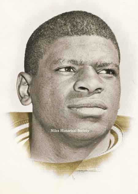 Karl Singer was one of Niles great offensive tackles on the 1961 championship team.