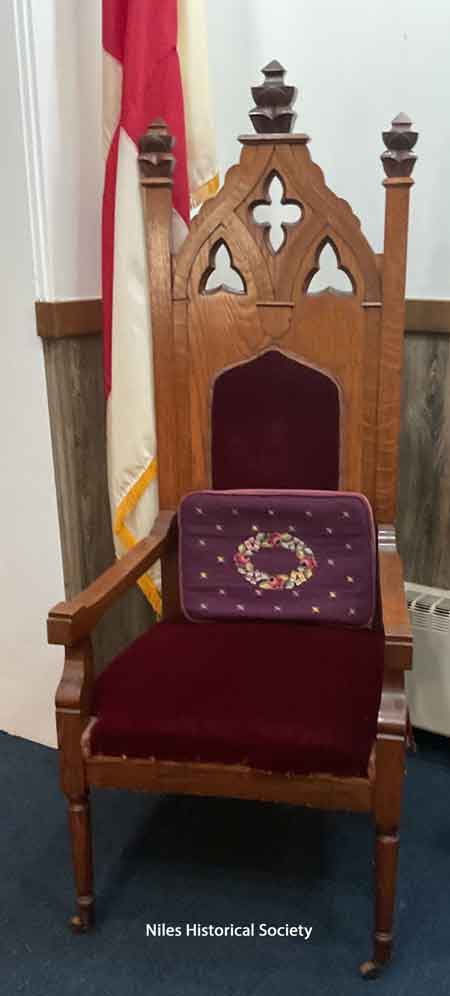 Entrance chair