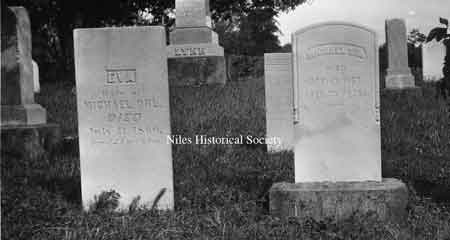 Graves of Michael Ohl and Eva Ohl.