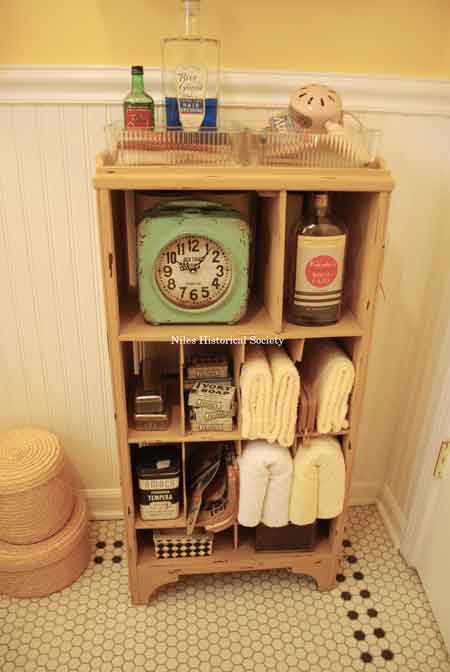 Details of first floor bathroom.