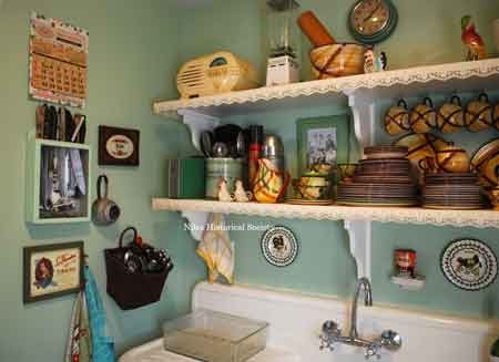 Kitchen sink detail: Crosley radio (upper left corner), just like the one Nick and Mary Pela listened to here in the 1940s.