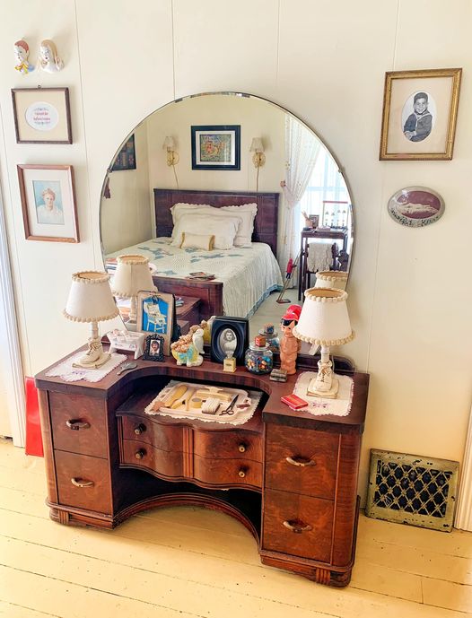 The Little House is crazy for vanity tables.